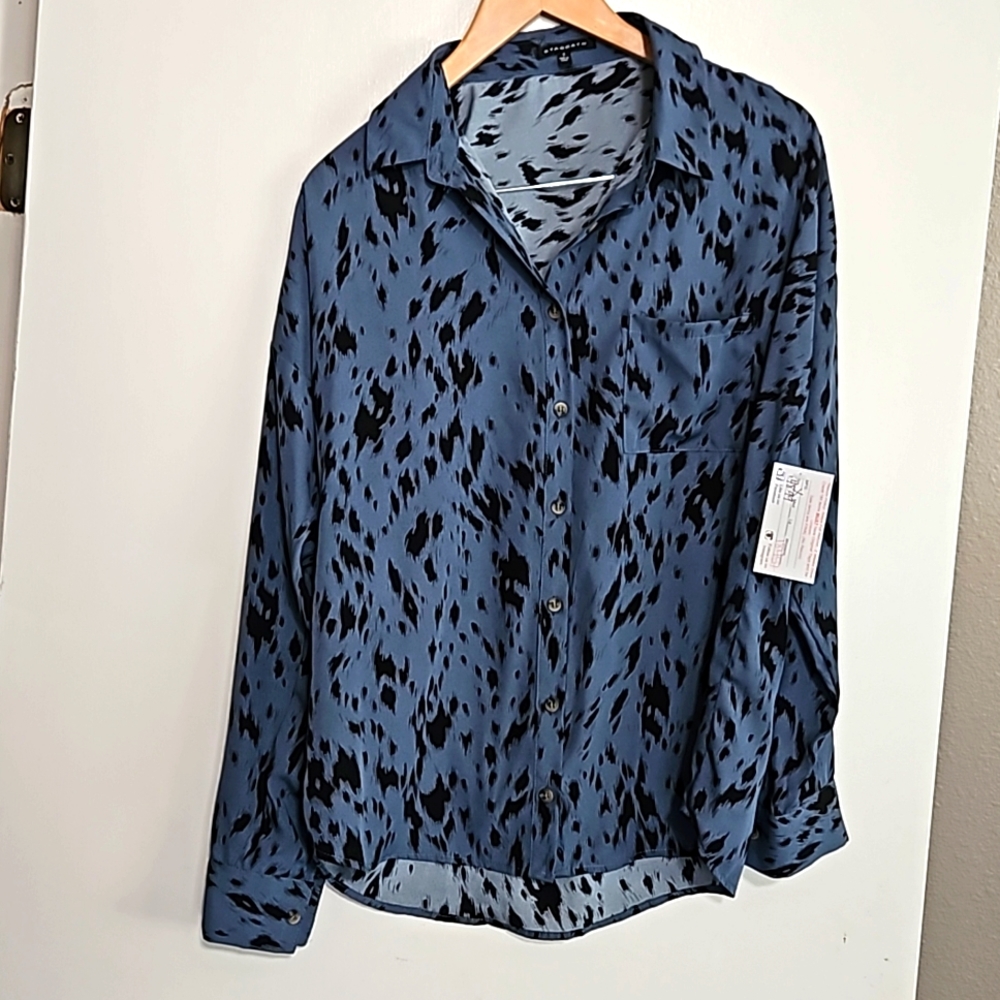 NWT, Button down blouse sz S
